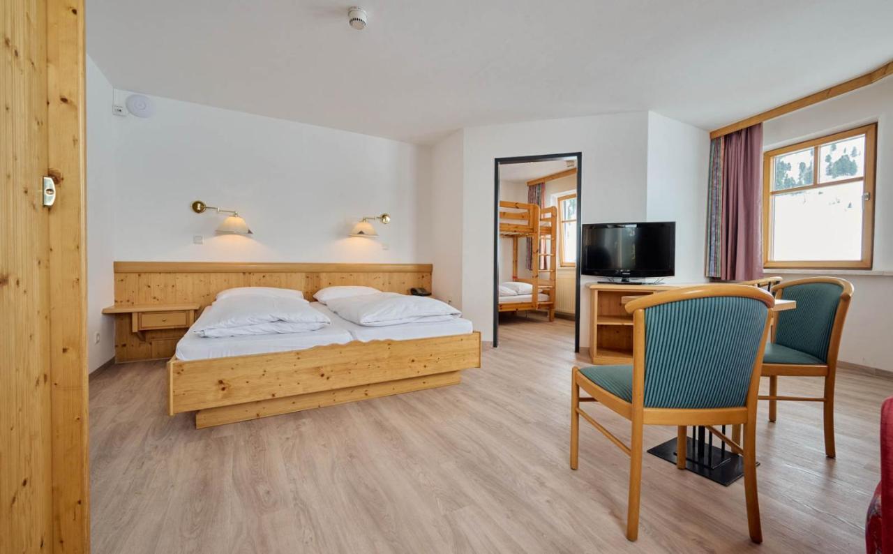 Heart Hotel Aurora Обертауерн Екстериор снимка