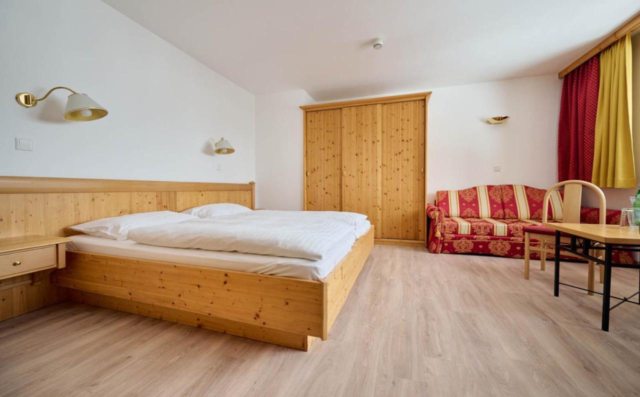 Heart Hotel Aurora Обертауерн Екстериор снимка