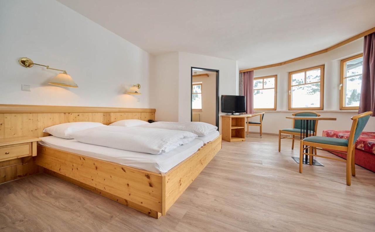 Heart Hotel Aurora Обертауерн Екстериор снимка
